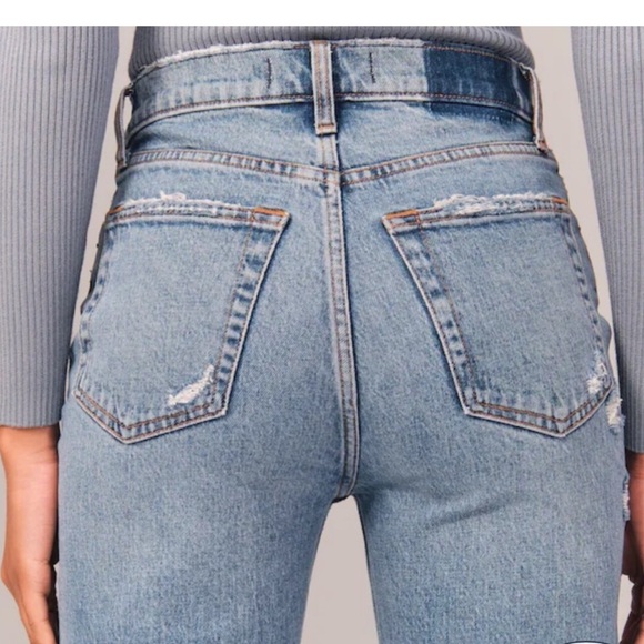 A&F Curve Love Jeans - Picture 3 of 8